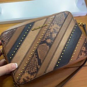 Michael kors brown crossbody purse